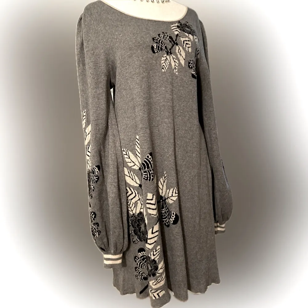 Max Studio grey  knit Cotton Rayon blend  floral motif sweater dress L - Image 14