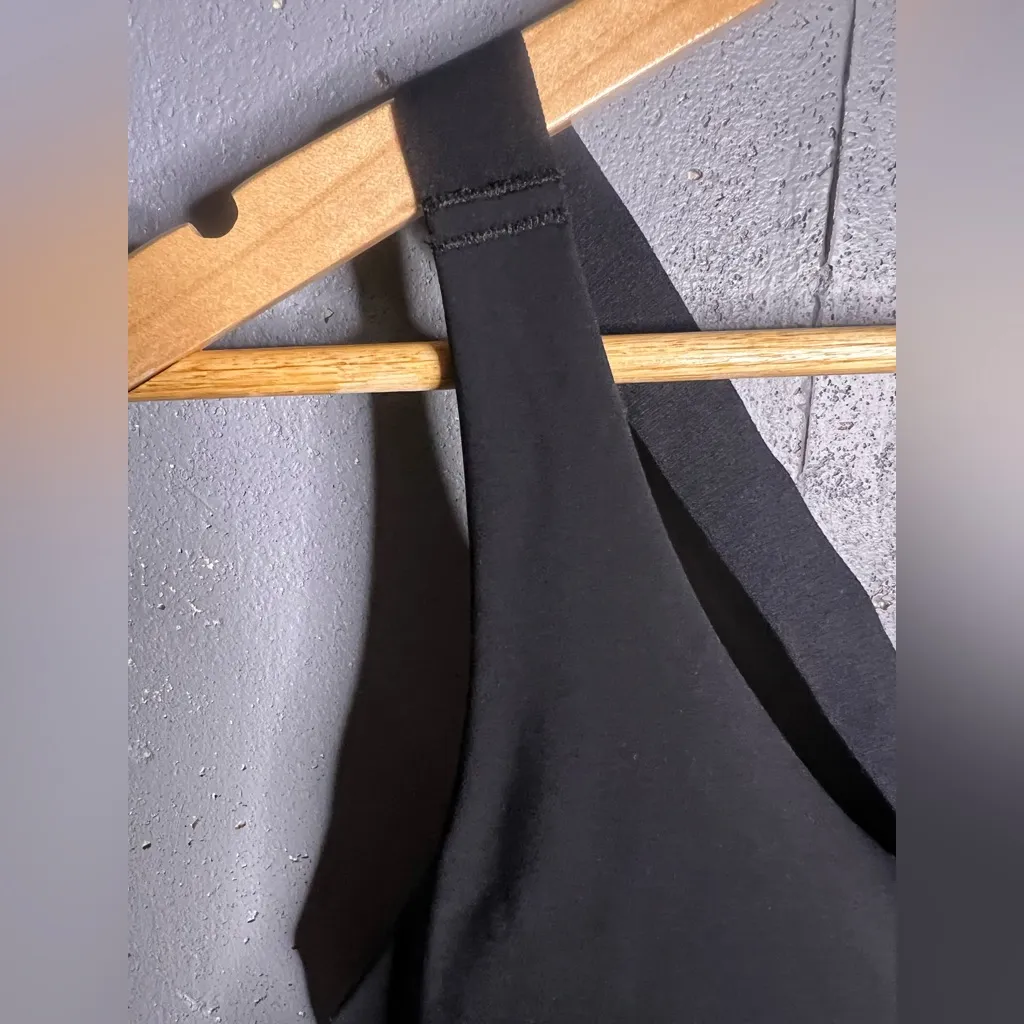 ALO Yoga Power Play High Impact Sport Bra 38DD in Black - Image 5