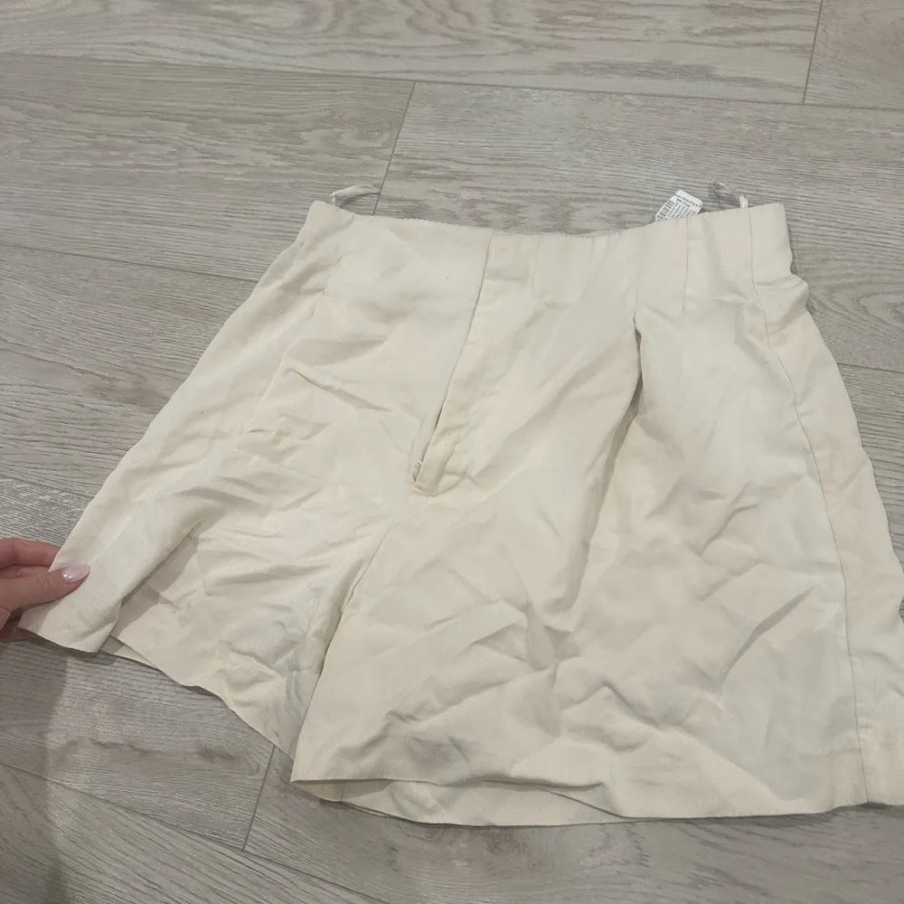 trouser shorts small - Image 6