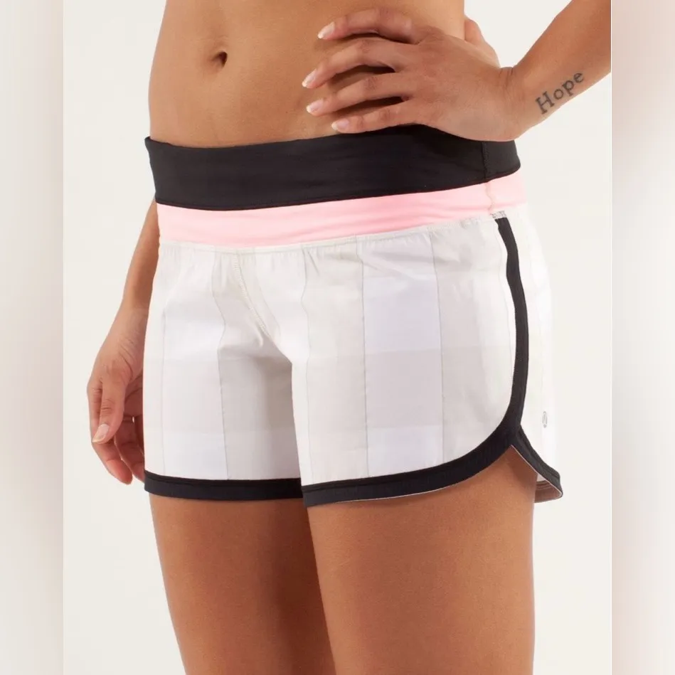 2013 Lululemon Groovy Run Short Gros Gingham Dune Bleached Coral Black Sz 2 Rare - Image 4