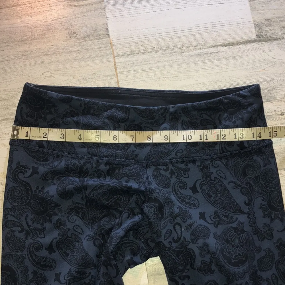 Lululemon athletica Capri cropped  pants size 8​ floral print blue workout gym​​ - Image 10