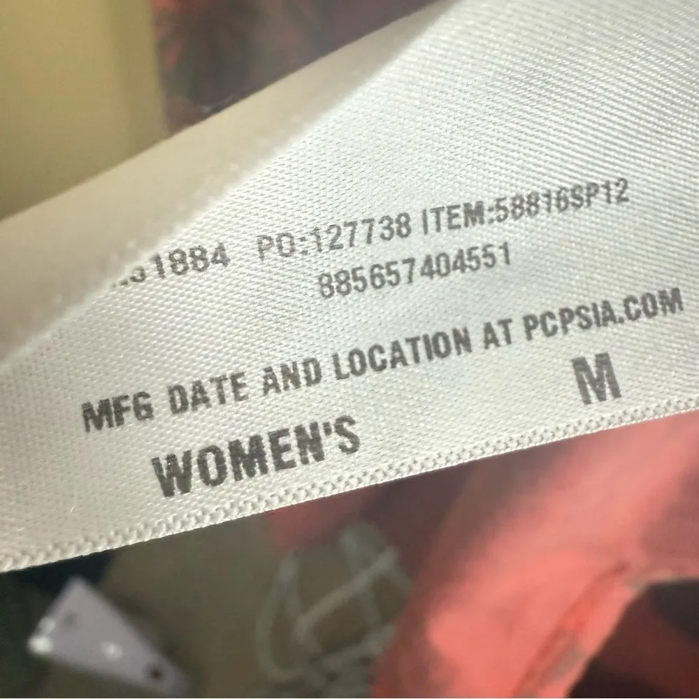 Patagonia Halter Tribal Shelf Bra‎ Size Medium Vibrant Activewear Outdoor Hiking - Image 7