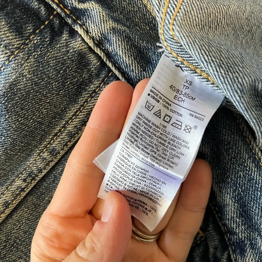 [Banana Republic] Medium Wash Jean Jacket- Size XS - Image 7