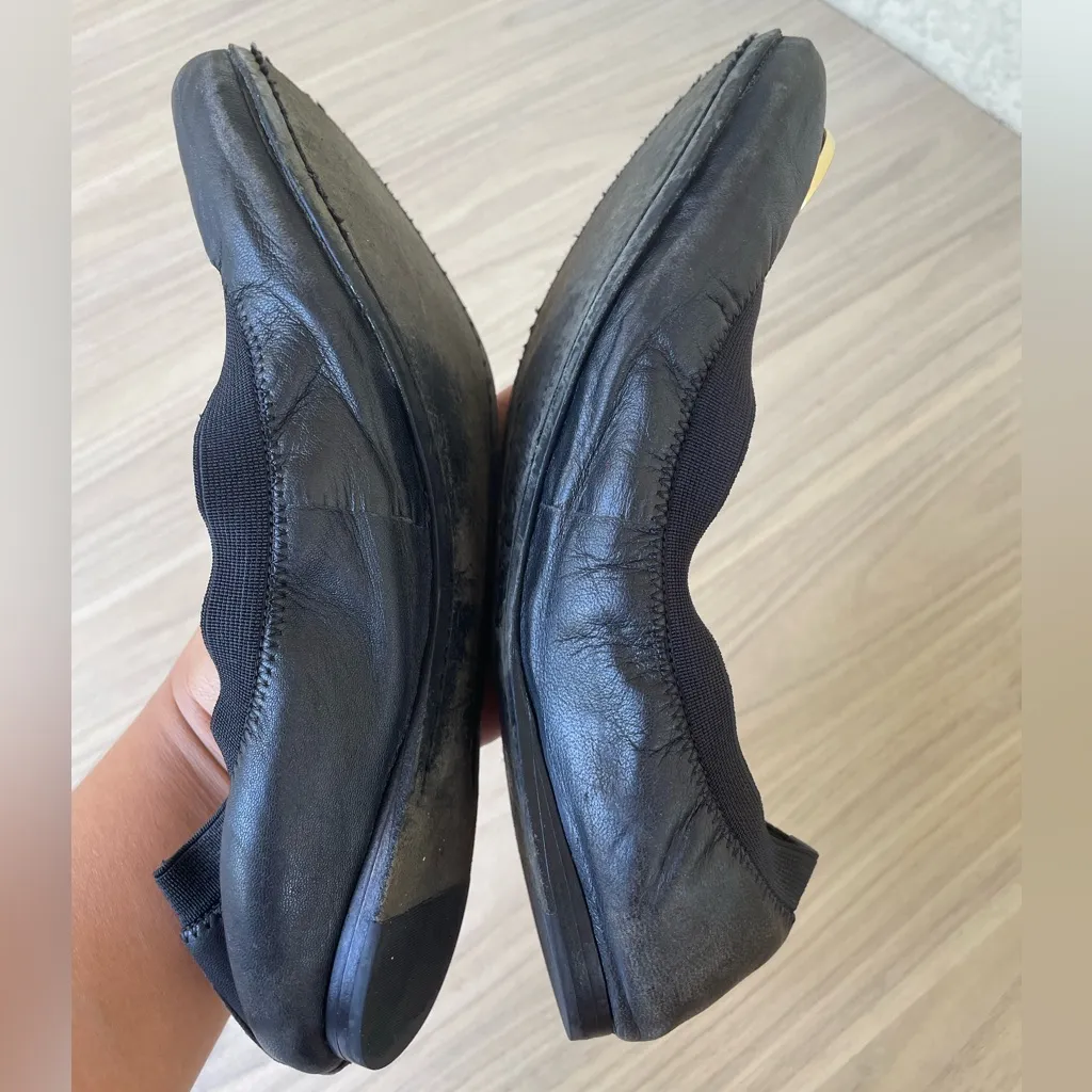 Tory Burch Black Leather Flats with Gold Logo - Image 3