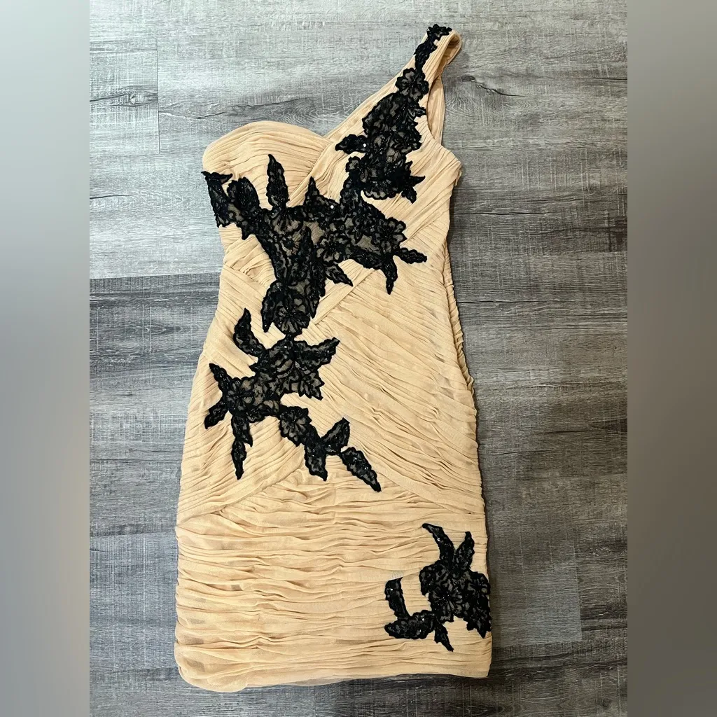 SUE WONG Ruched Lace Embellished One Shoulder Mini Cocktail Dress - Image 3