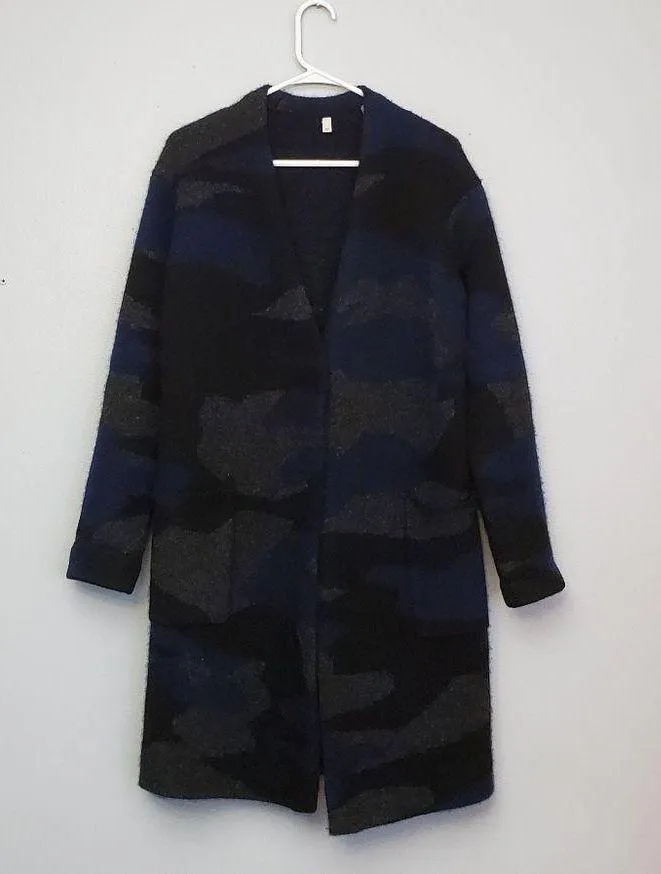 Kinross camo cardigan Size XS - Image 2