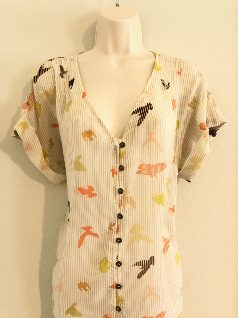 NWOT  sheer blouse. Sz M - Image 4