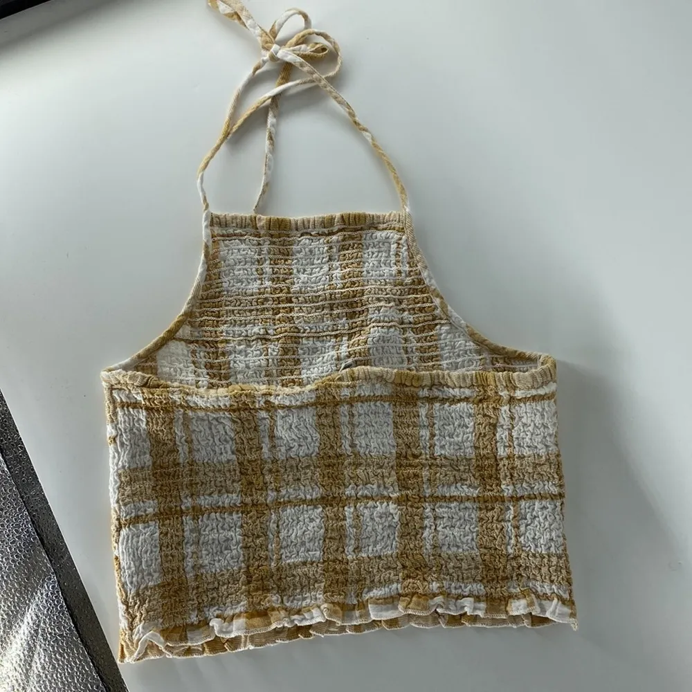 American Eagle smocked halter cropped top tan white festival summer concert - Image 2