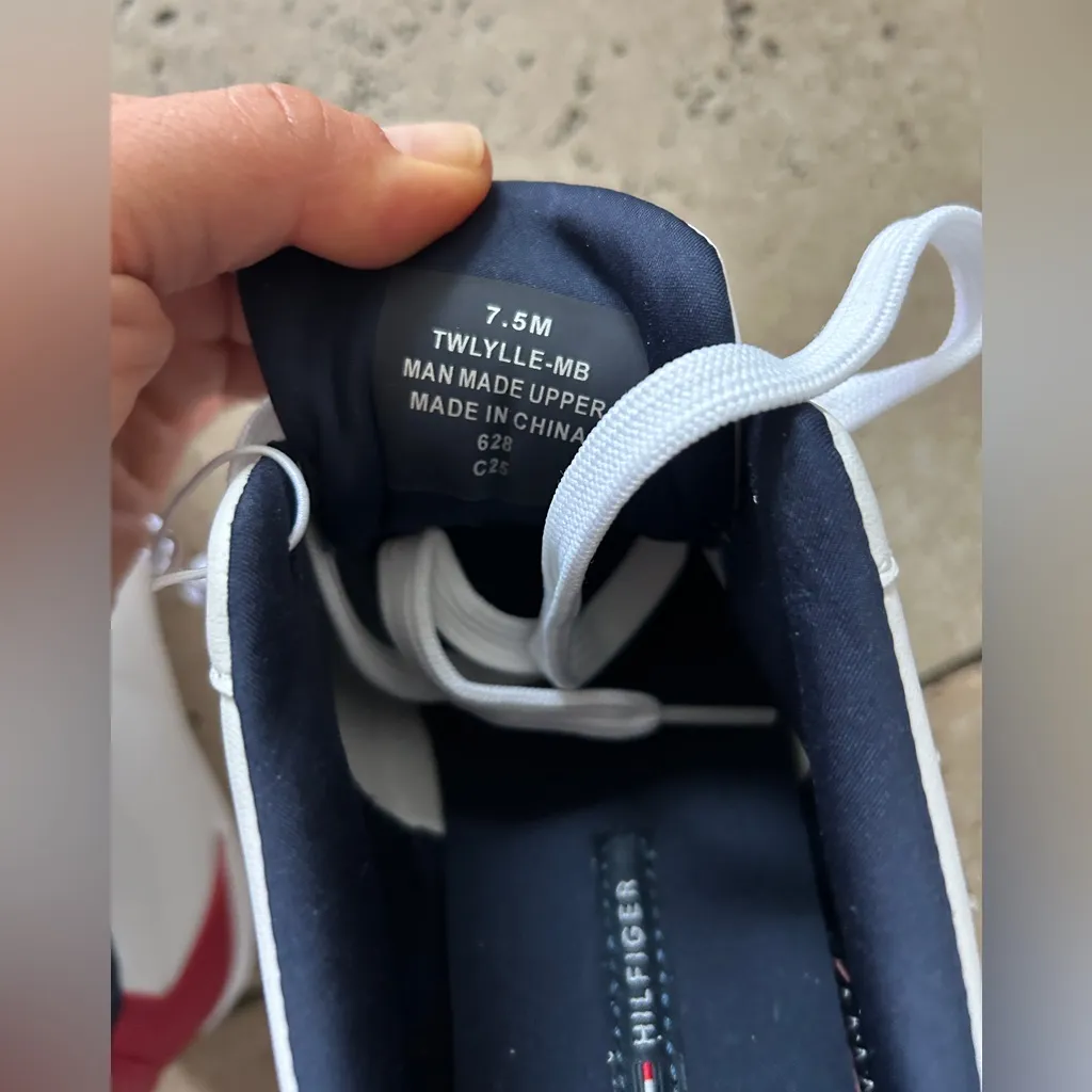 NEW Tommy Hilfiger Women Sneakers size 7.5 - Image 6