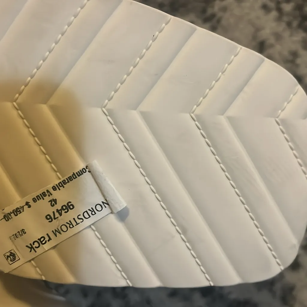 Gucci Logo Slide Rubber Sandals White size 42 - Image 5