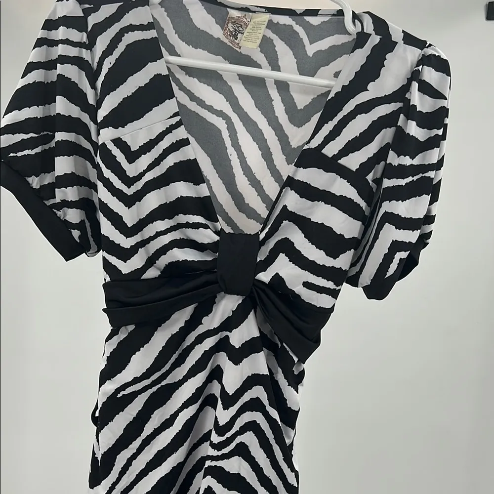 L8teR Black White zebra babydoll Y2K Tie back short sleeve top XL flowy animal - Image 3