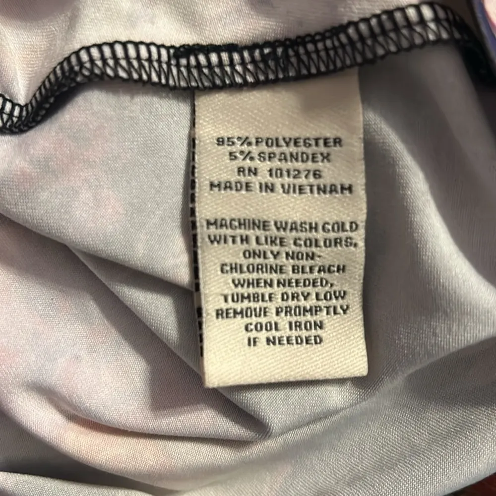 Eci floral blouse size L - Image 4