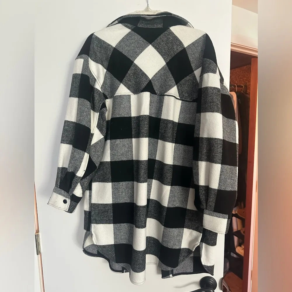 Oversized Black and White Plaid Jacket Shacket - Image 2