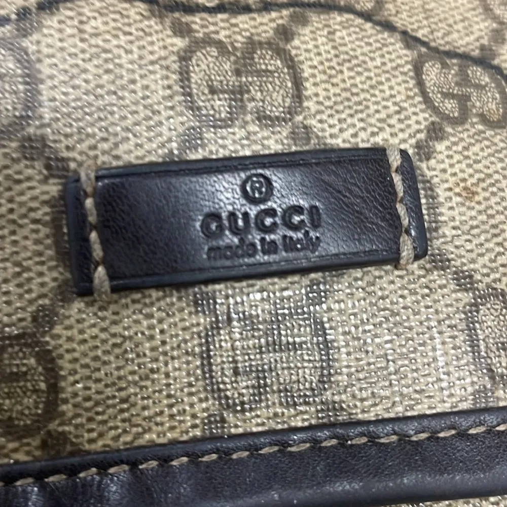 Vintage Gucci GG Supreme Monogram Small Crossbody Flap Bag - Image 6