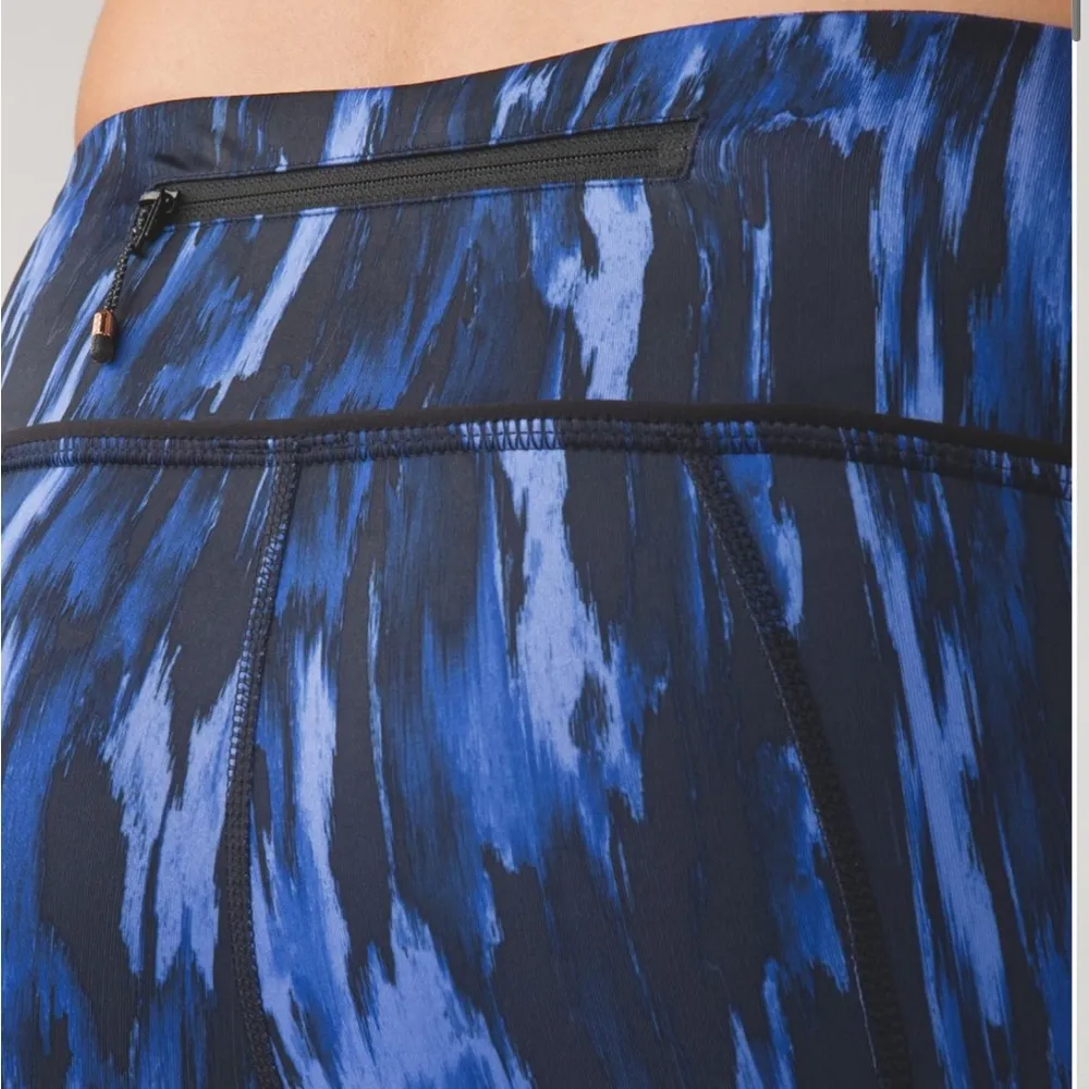 Pace Rival Crop Full on Luxtreme size 4 in painted animal black - Image 3