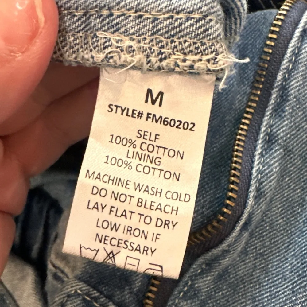 Calista denim short sleeve jumpsuit size medium - Image 4