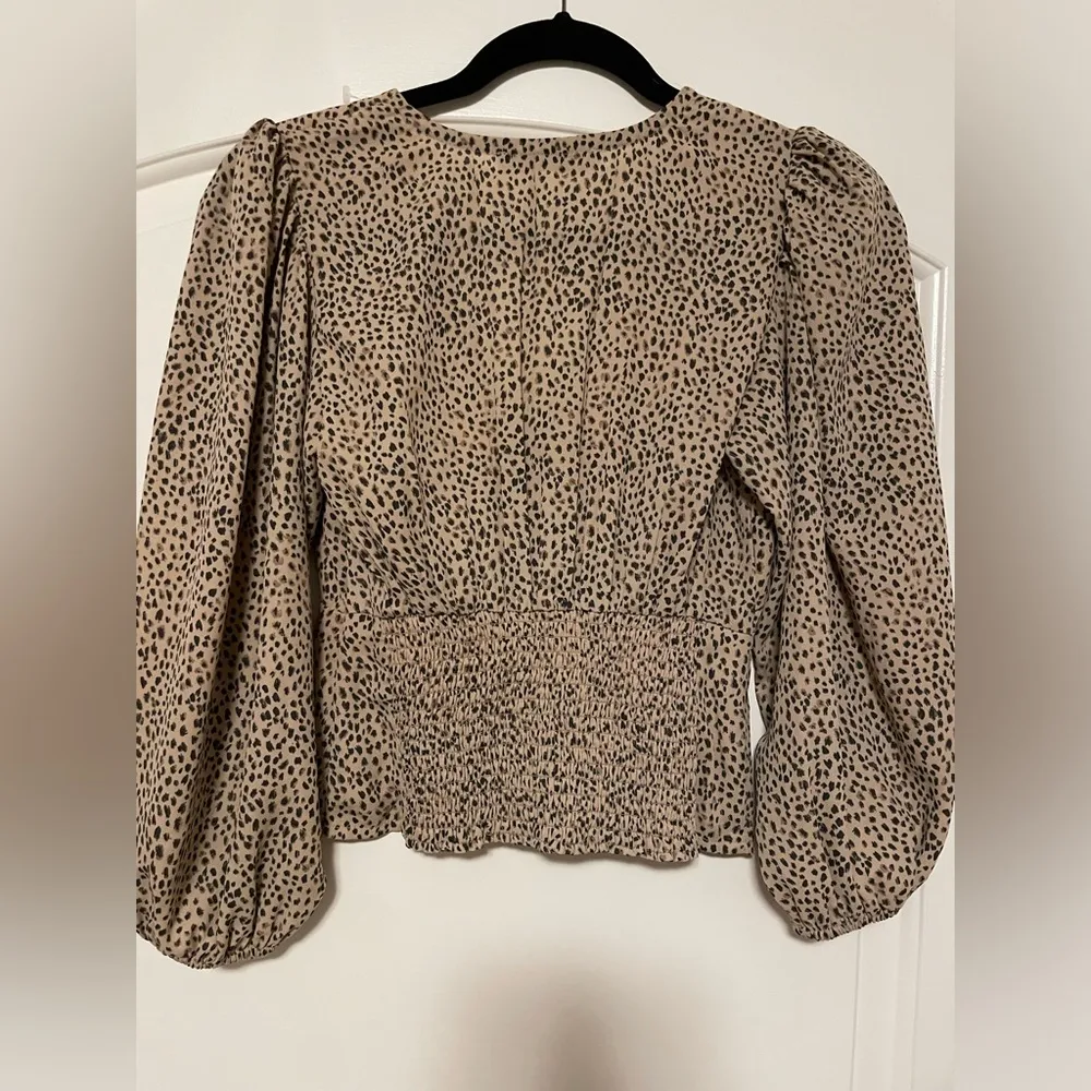 XS Abercrombie cheetah print top with clasps - Image 5