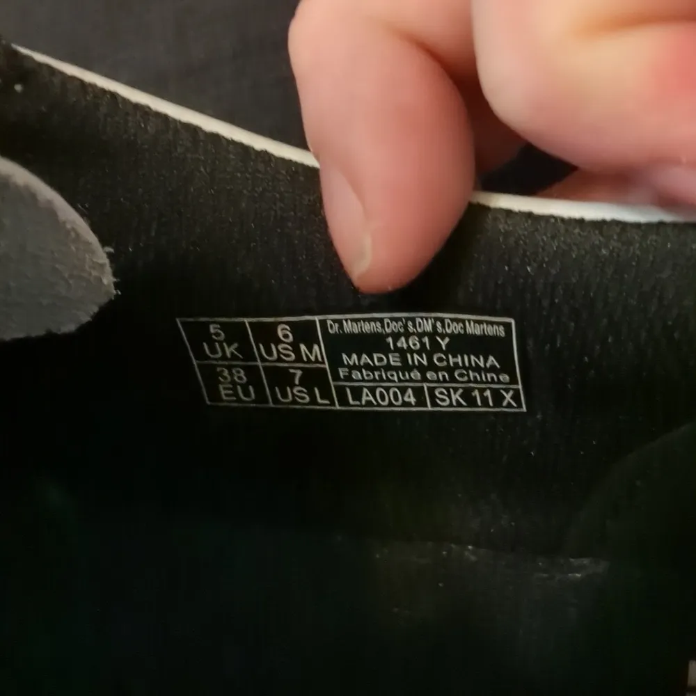 Dr. Martens 1461 NWOT White Smooth 3 Eyelet Shoe size 7 - Image 4