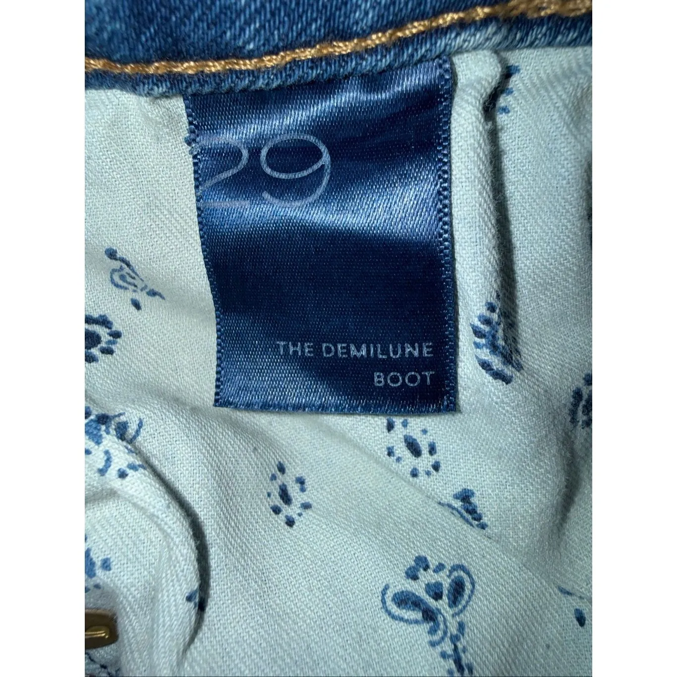 Anthropologie Pilcro Demilune Boot Cut Medium Wash non distressed Jeans Size 29 - Image 8