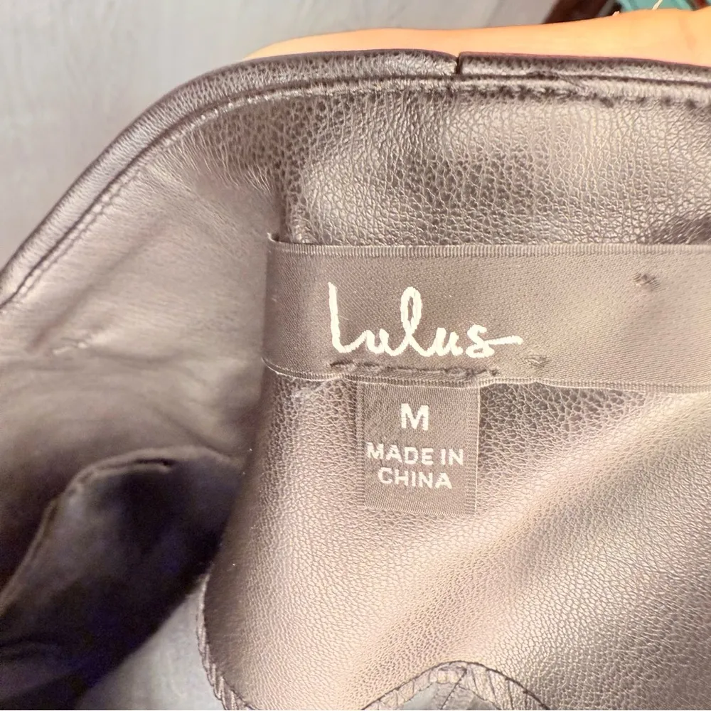 Lulus vegan leather pleather black shorts size medium Gray - Image 4