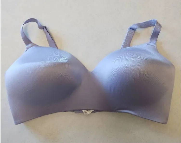 B. Tempt'd Wacoal Future Foundation Wire Free T-Shirt Bra with Lace 40DD - Image 1