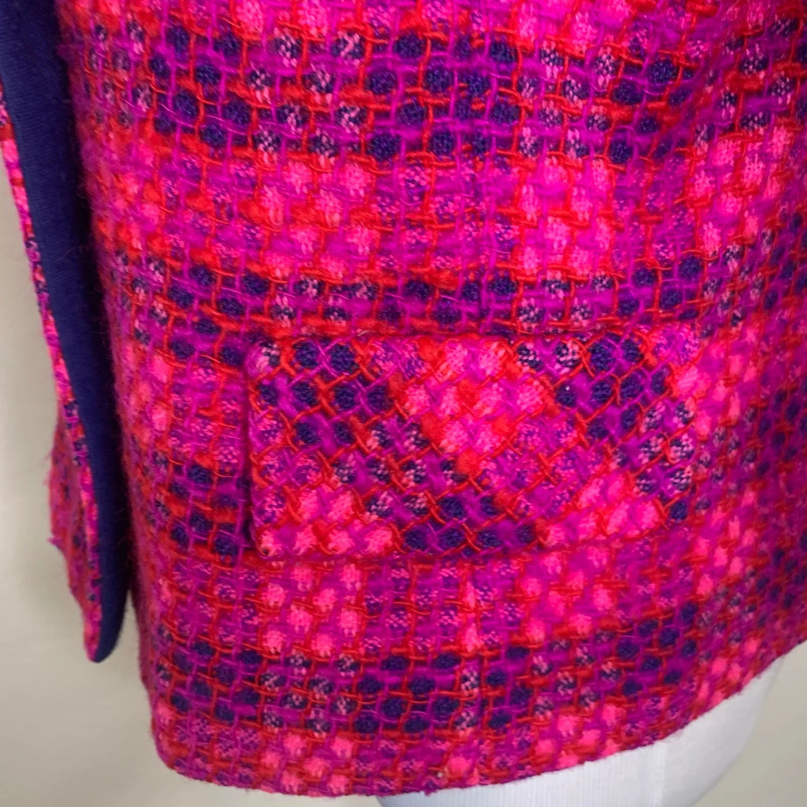 Vintage Pink Boucle Preppy Blazer Cropped Sz ? Medium - Image 11