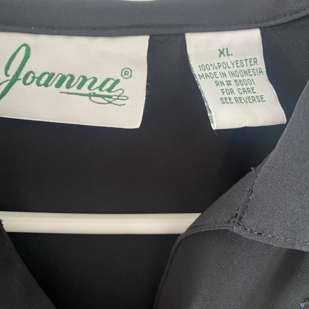 Woman embroidery blouse Size XL - Image 3