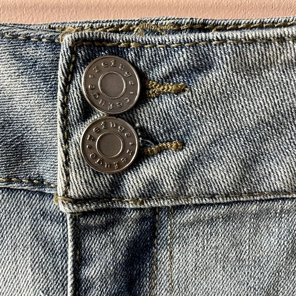 Charlotte Russe Refuge Light Wash Mid Rise Shorts Size 12 GUC - Image 12