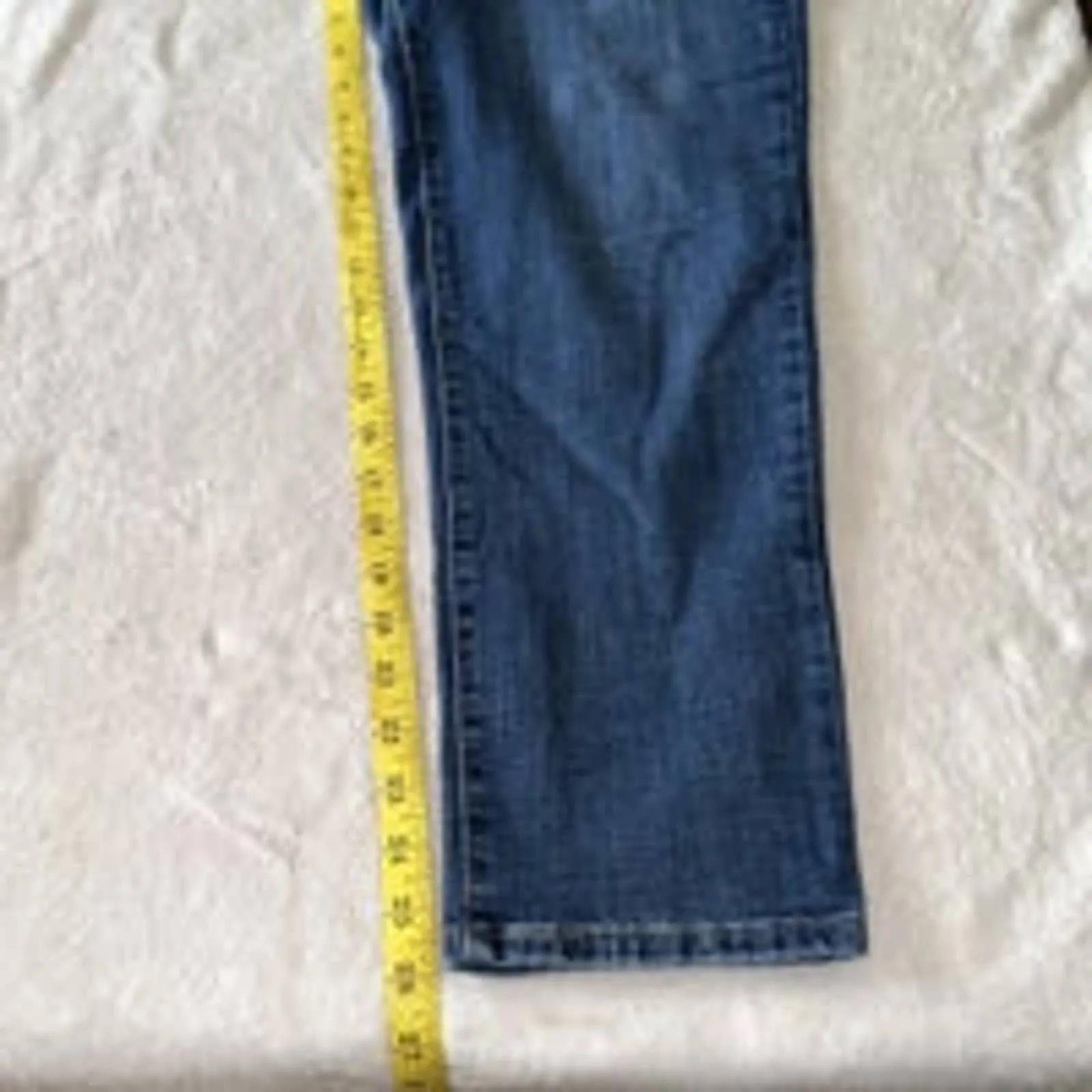 Levi Strauss Women’s Mid Rise Boyfriend Denim‎ Medium Wash Jeans Size 31 - Image 8
