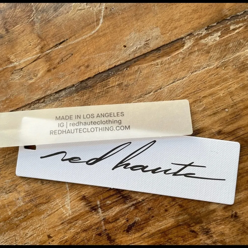 Red Haute Ottoman Blue Tank Top Size Medium - Image 8