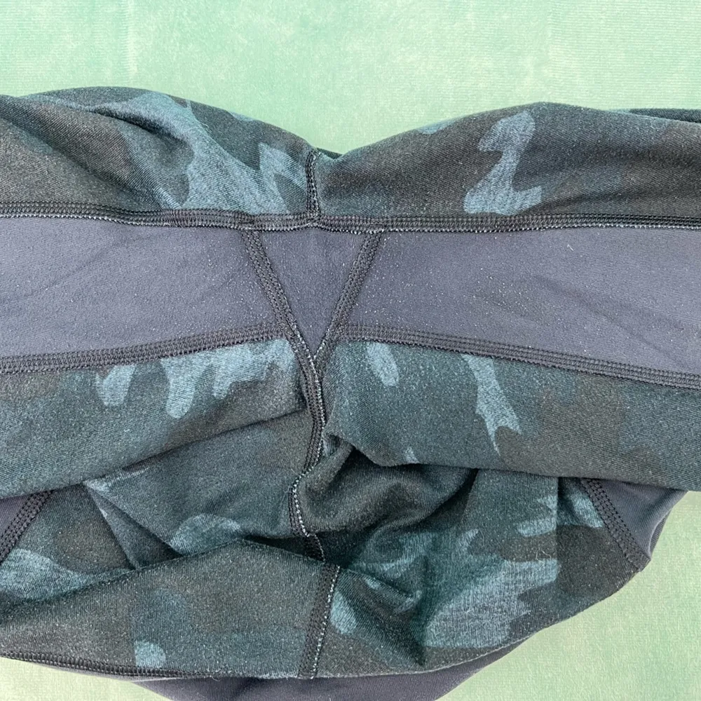 Lululemon Athletica Capri Legging 6 - Image 5