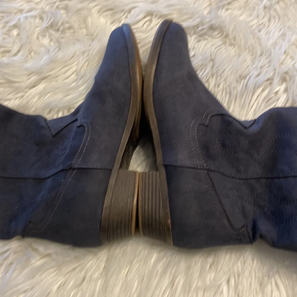 Boots long 16” color bluish/gray excellent condition see pictures size 8.5 - Image 10
