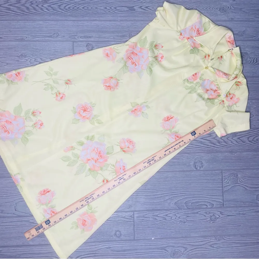 Vintage women’s handmade yellow floral dress size medium see measurements retro - Image 10