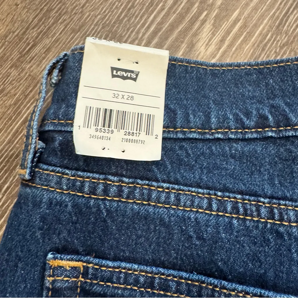 Levi's women's Dark Indigo Straight Jeans - Image 7