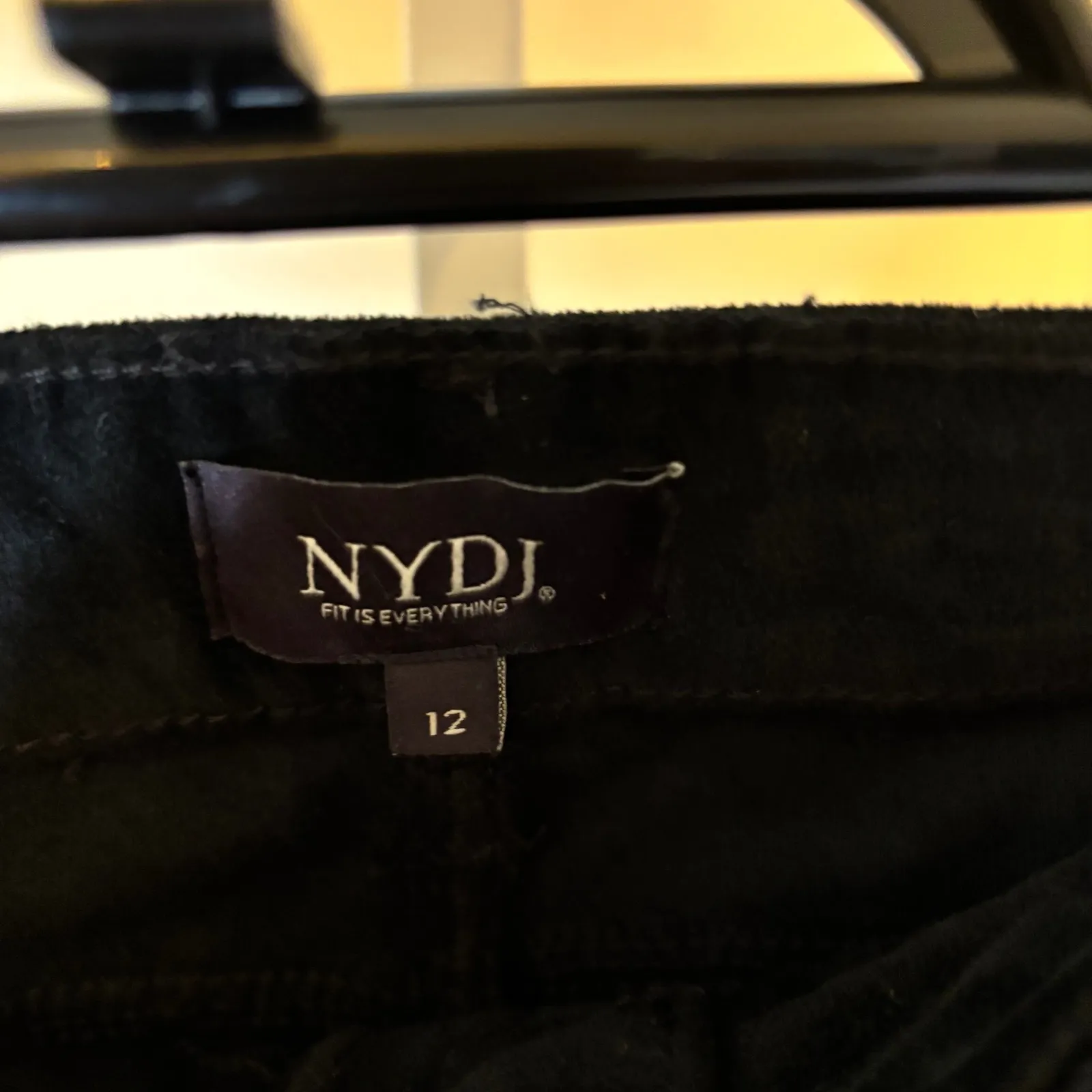 NYDJ NWT Women's Ami Skinny Black Velvet Jeans Size 12 - Image 4