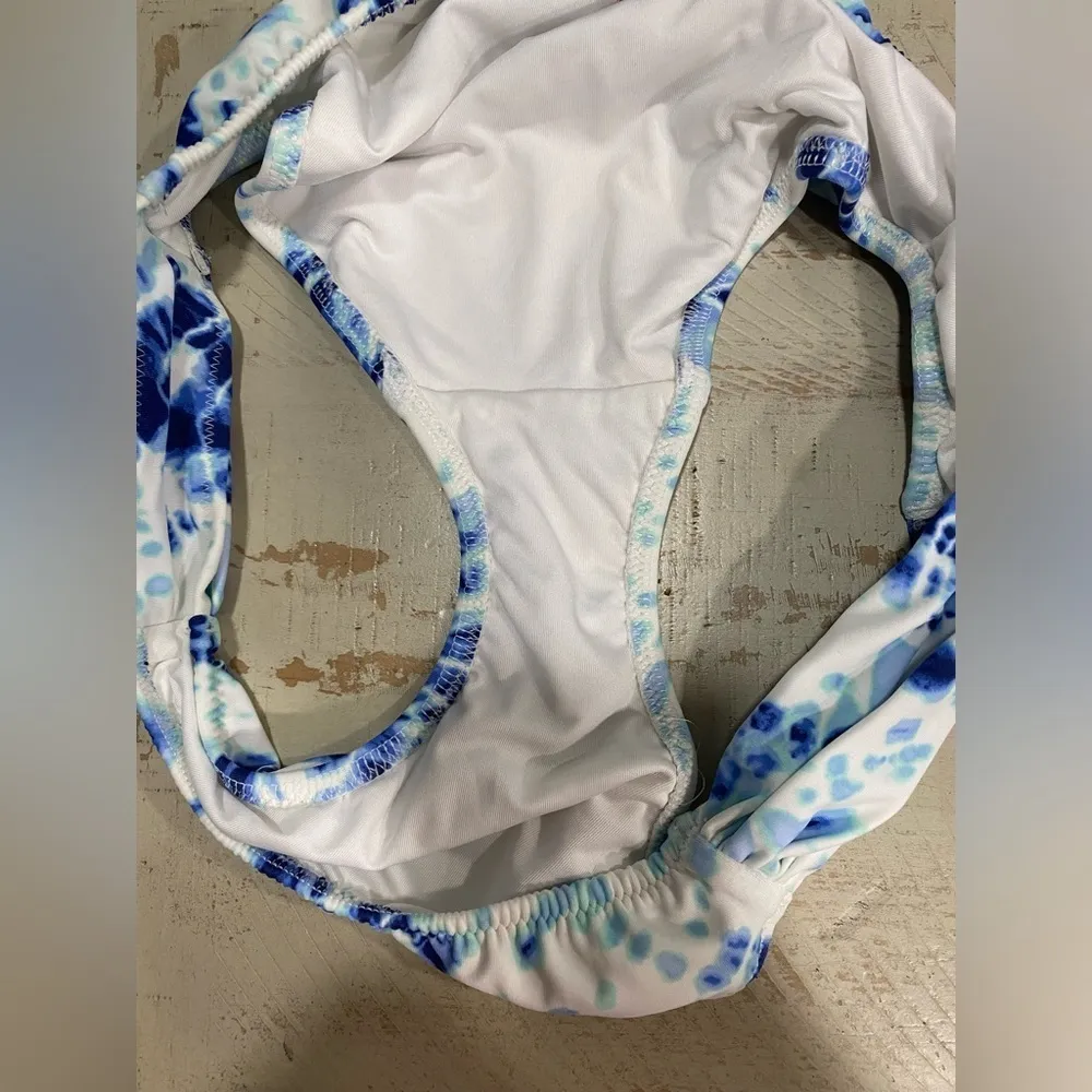 VS The Knockout Bikini Bottom Tie Dye Blue - Image 5