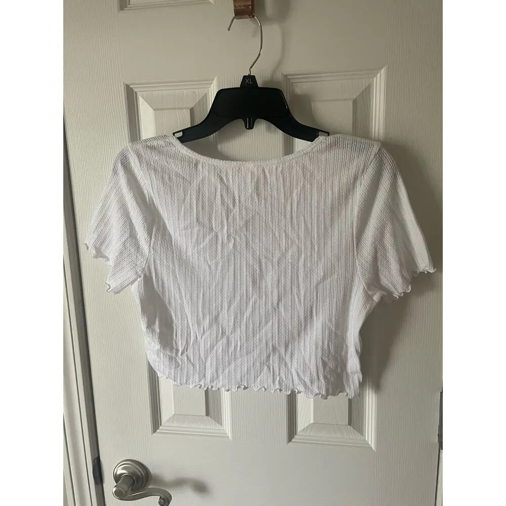 BP White short sleeve crop top textured with  simple knit pattern. A15 - Image 3