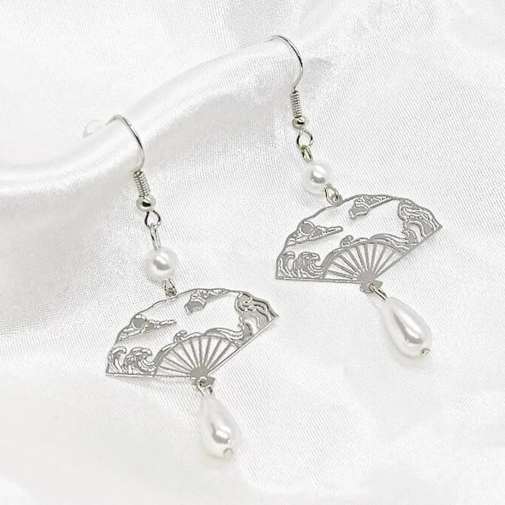 Oriental Fan Design Earrings Silver - Image 3