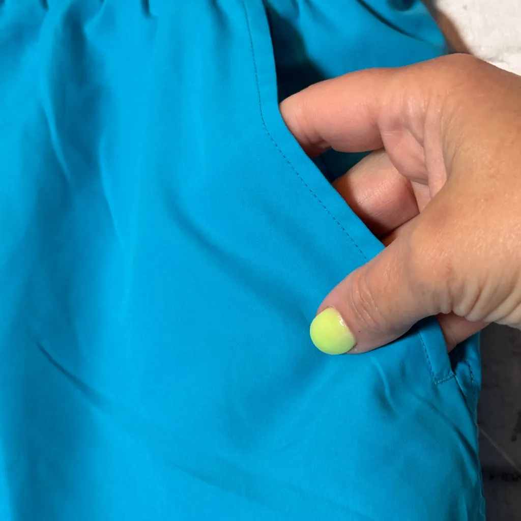 Women's Blue Athletic‎ Shorts with pockets size large swoosh XXL - Image 3