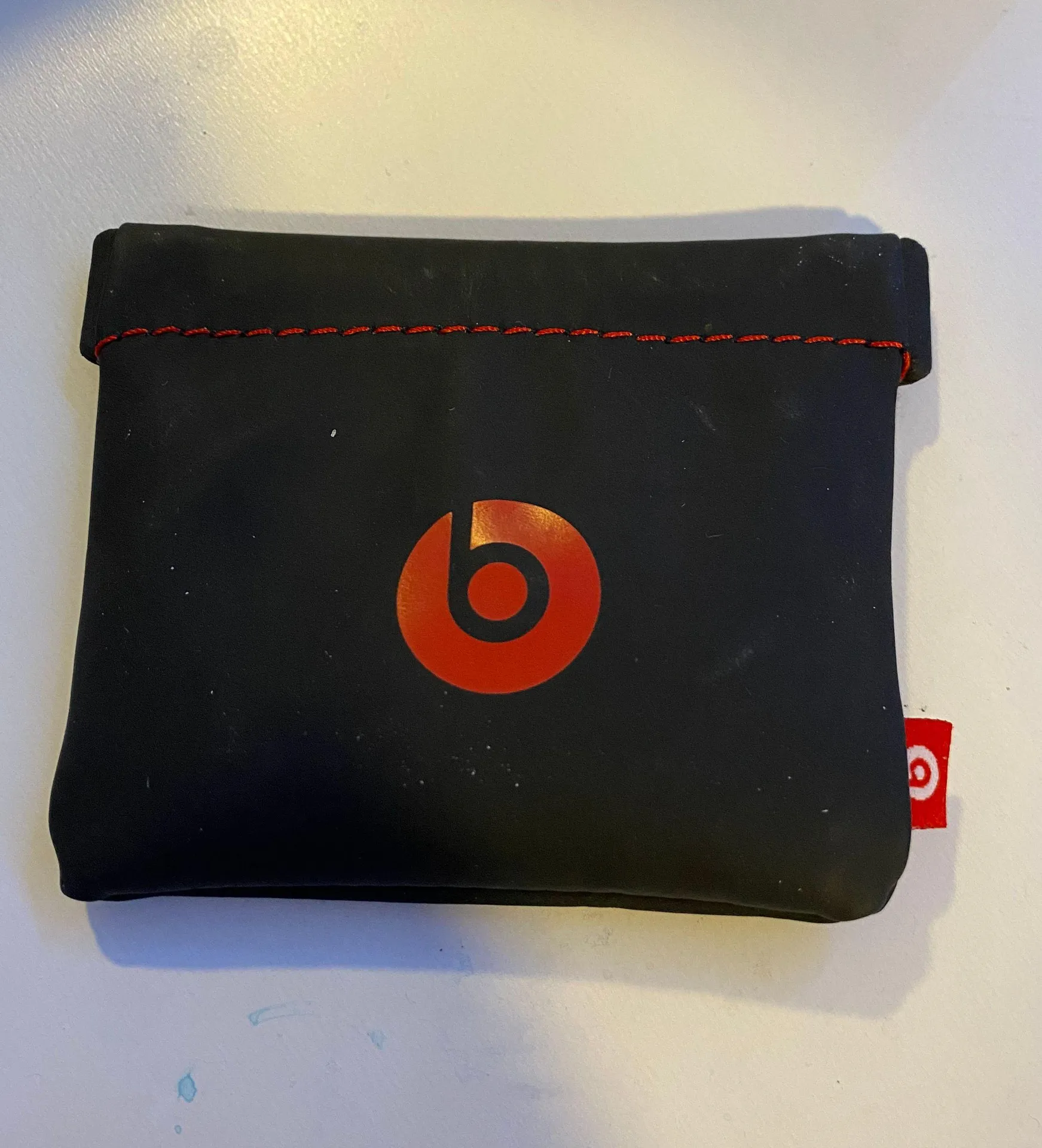 Beats by Dre Bluetooth Ear Buds - Image 6