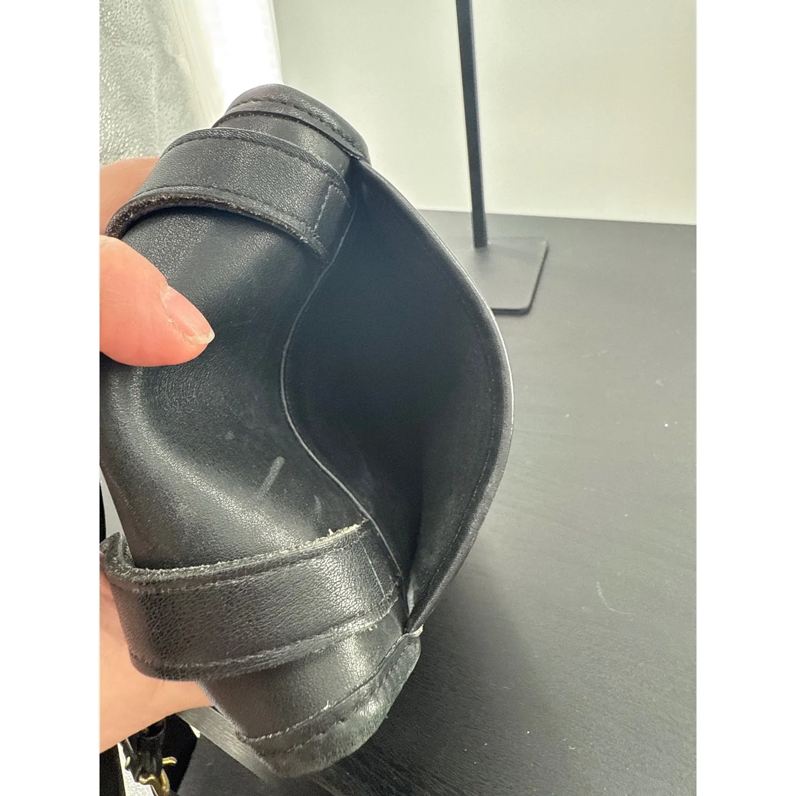 Vintage Coach Black Leather Side Pack Crossbody Bag Brass Turnlock 9978 - Image 9