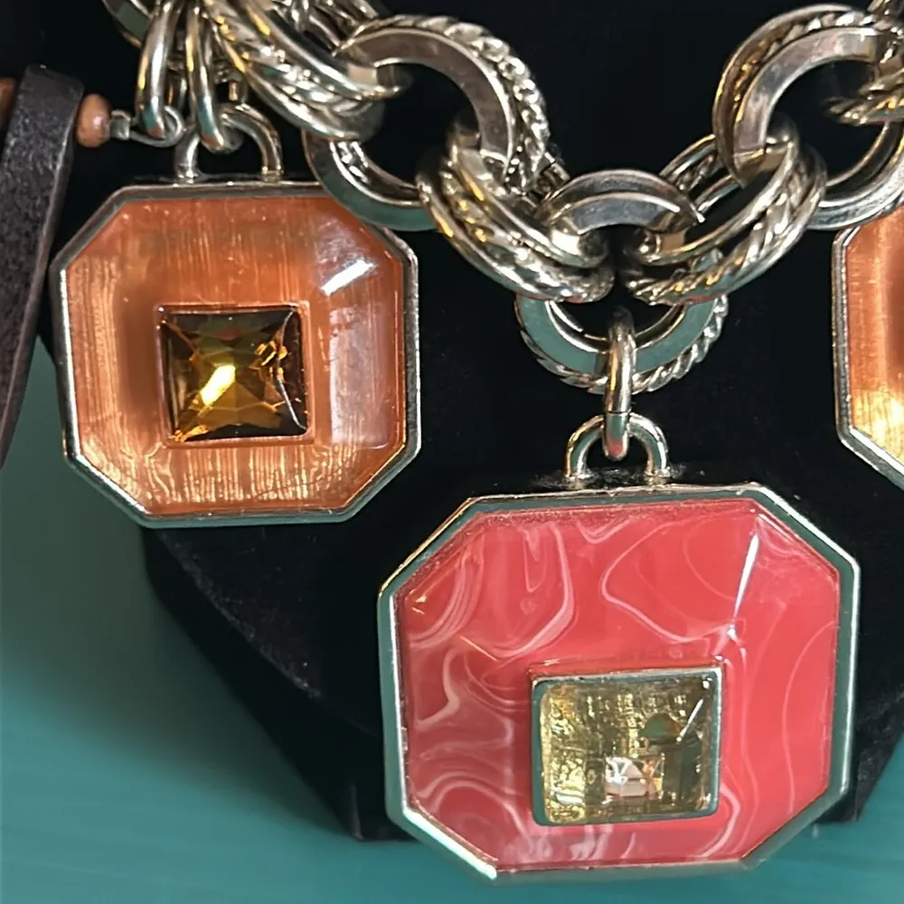 Loft Bold Bohemian Indie Inspired Chunky Acrylic Wood Accents Statement Necklace - Image 2