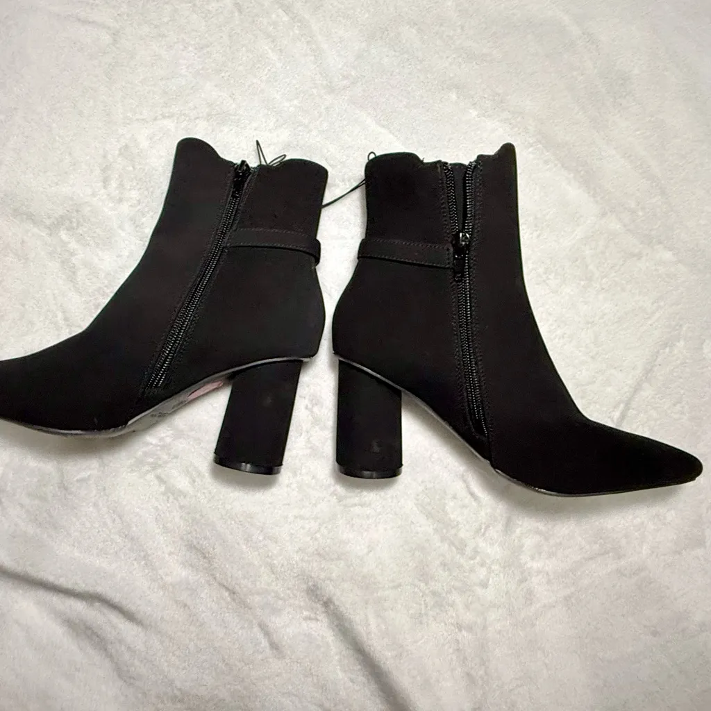 London Fog  Black Ankle Boots with Silver Accent - Image 4