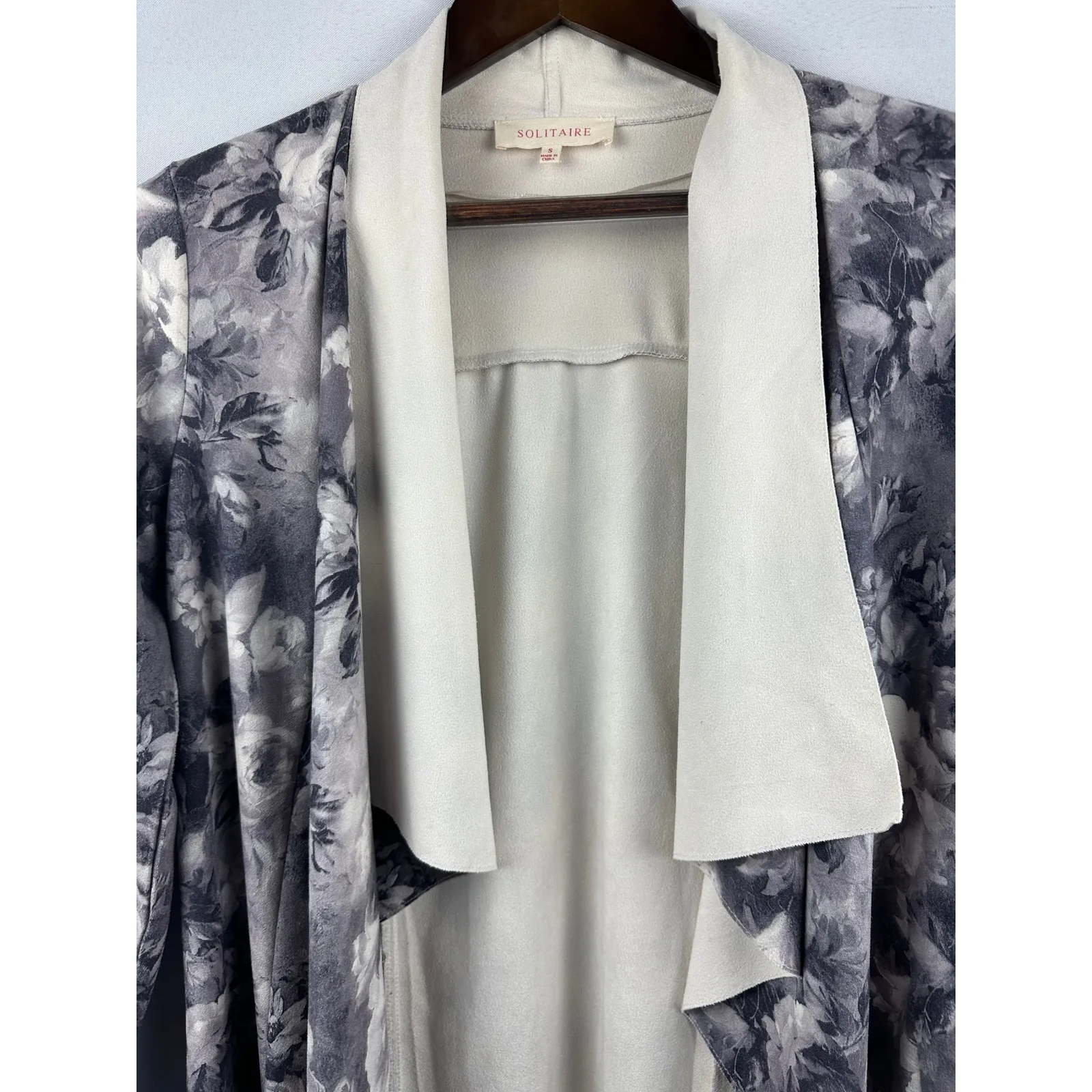 Women’s Solitare Open Front Gray Floral Faux Suede Open Cardigan Size Small - Image 2