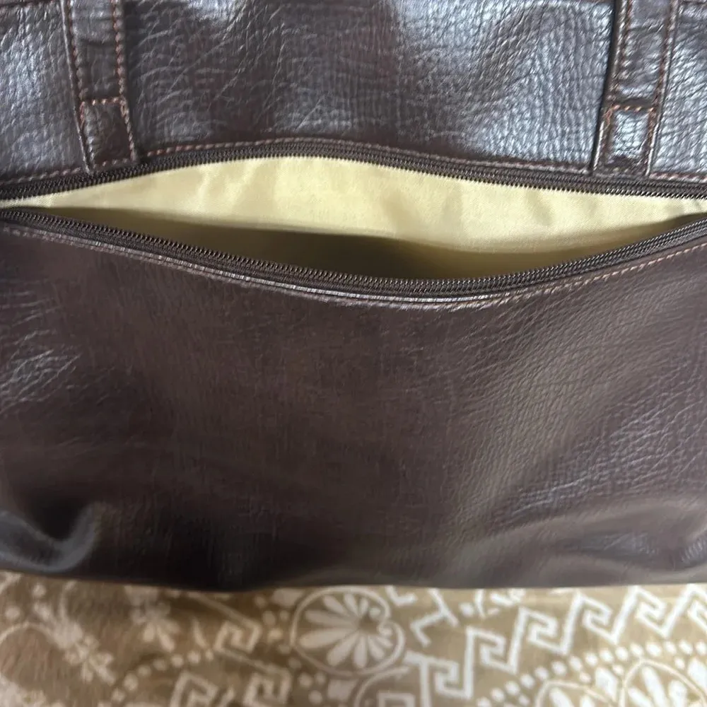 Buxton brown leather briefcase zip & snap pockets over shoulder vintage - Image 7