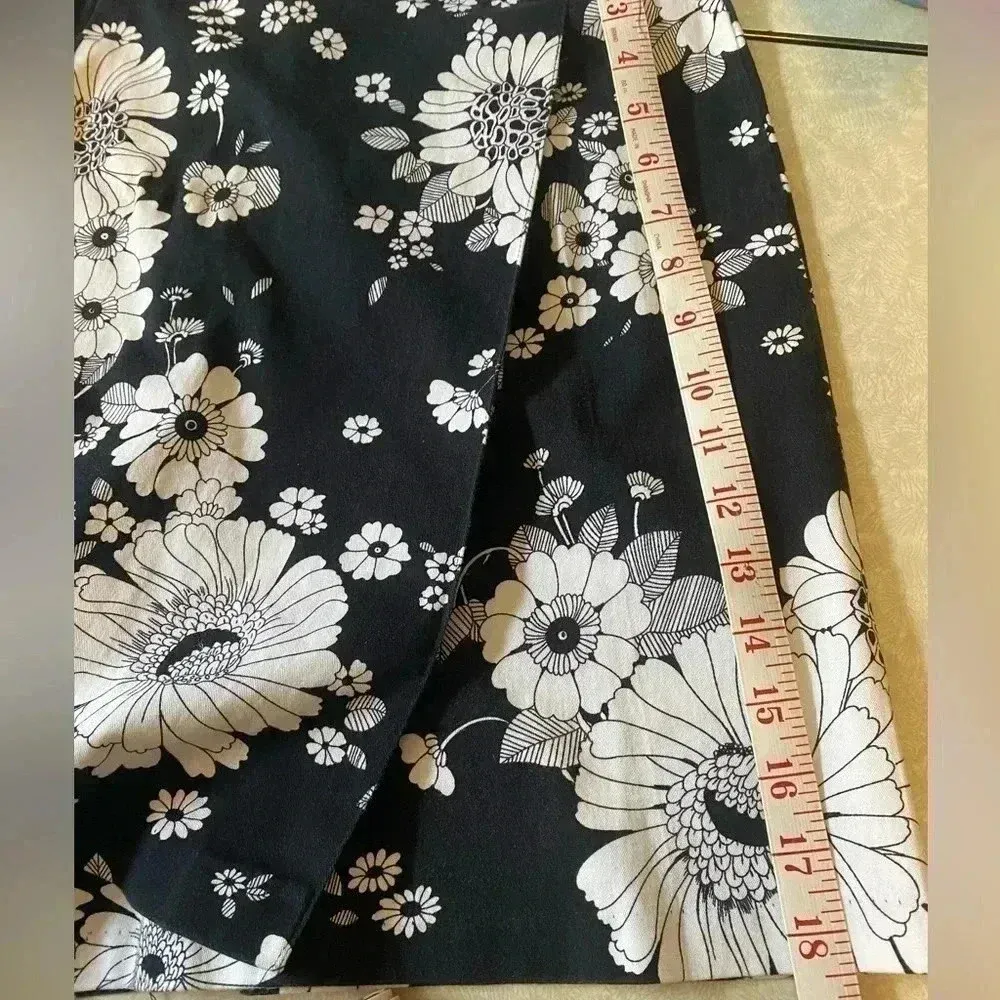 Black & White Floral Print Skort by‎ Briggs NY Women’s Size 14 - Image 5