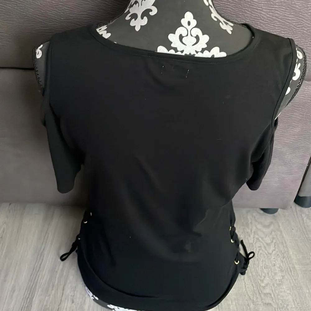 GUESS Black Open Shoulder Top Size Medium - Image 5