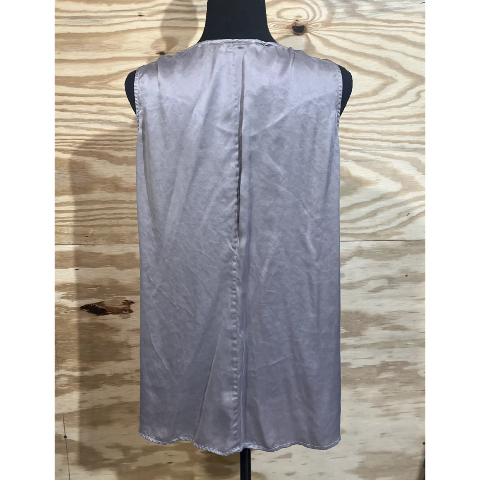 Cabi Y2K Babydoll Silk Gray Sleeveless Top Large Tank Blouse Going Out Layering - Image 4