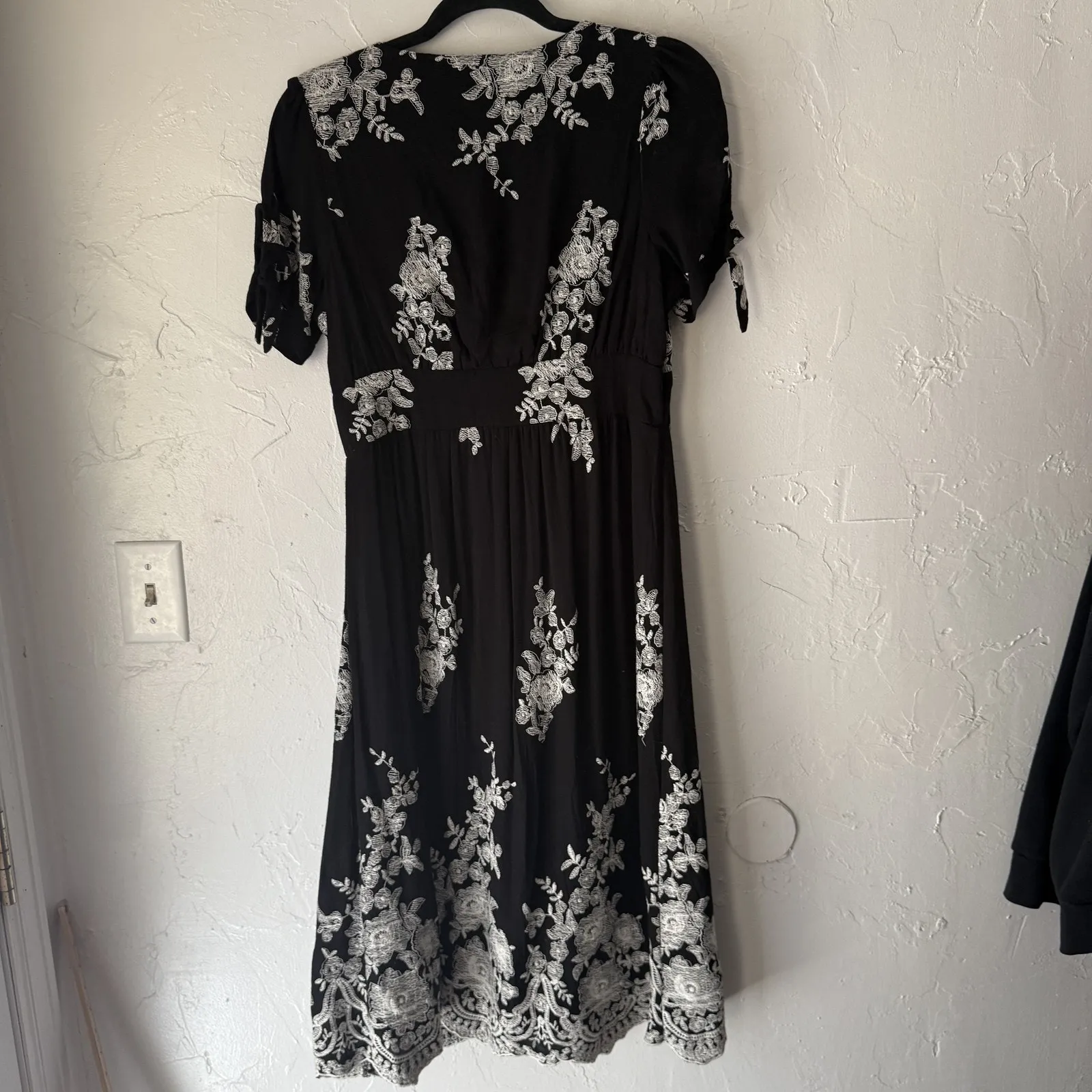 Superfoxx Dress Womens Medium Black White Embroidered Floral‎ Boho Midi Button - Image 10