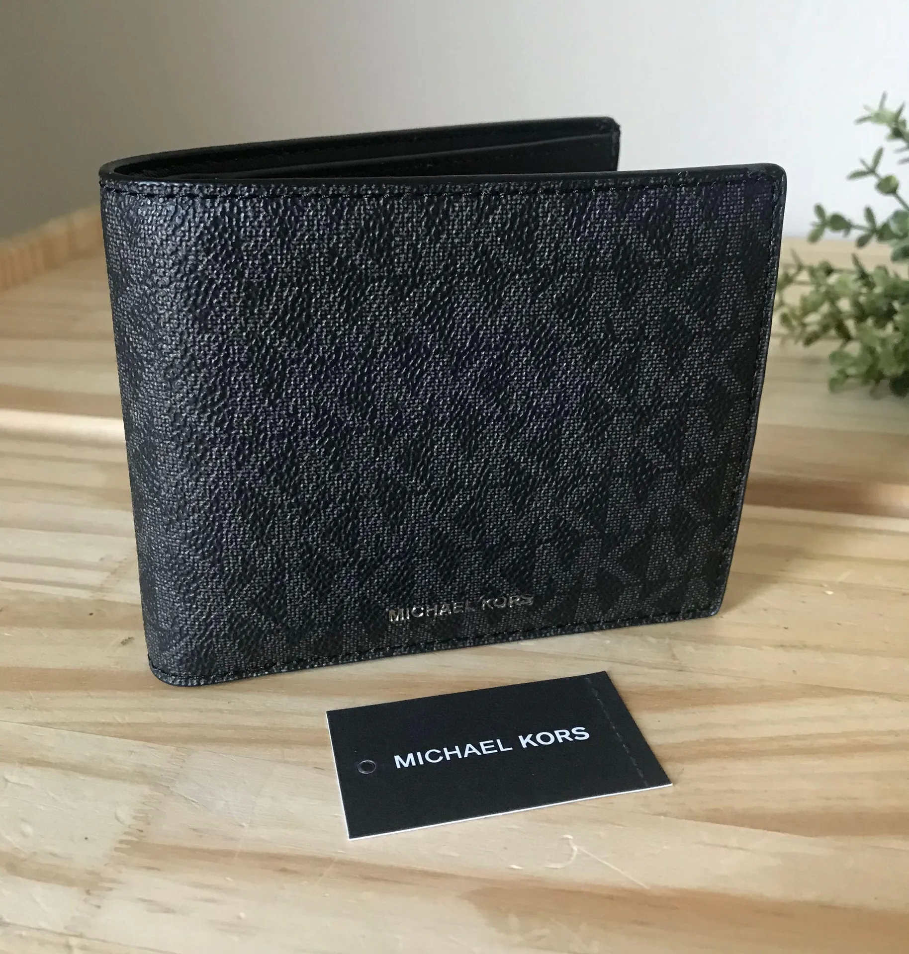 Michael Kors Wallet - Image 4